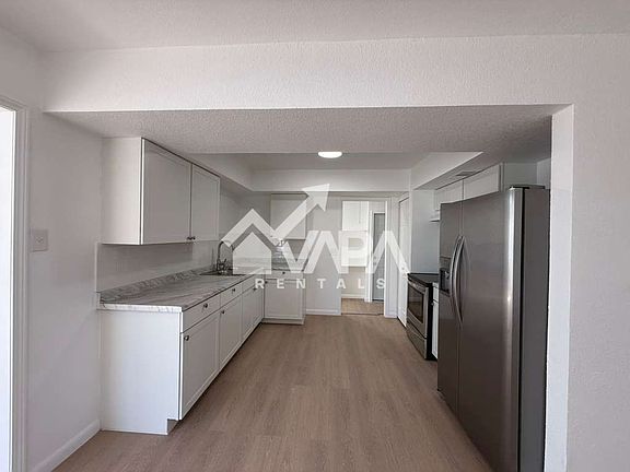 4th image of 7471 Meadow Breeze Dr