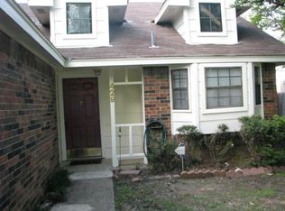 429 Red Coat Ln, Arlington, TX 76002