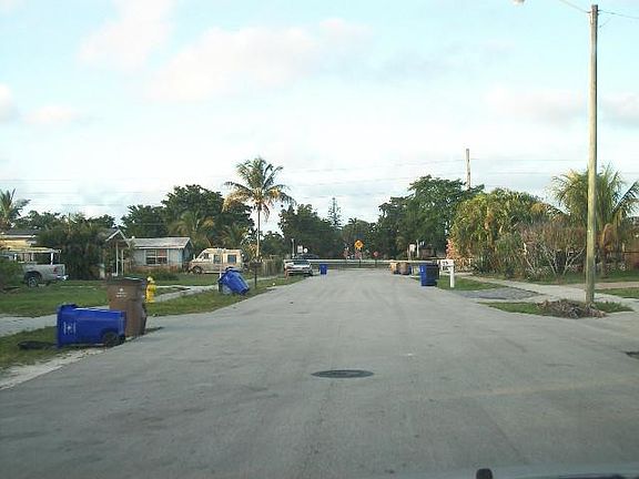 4th image of 4741 NE 2nd Ave