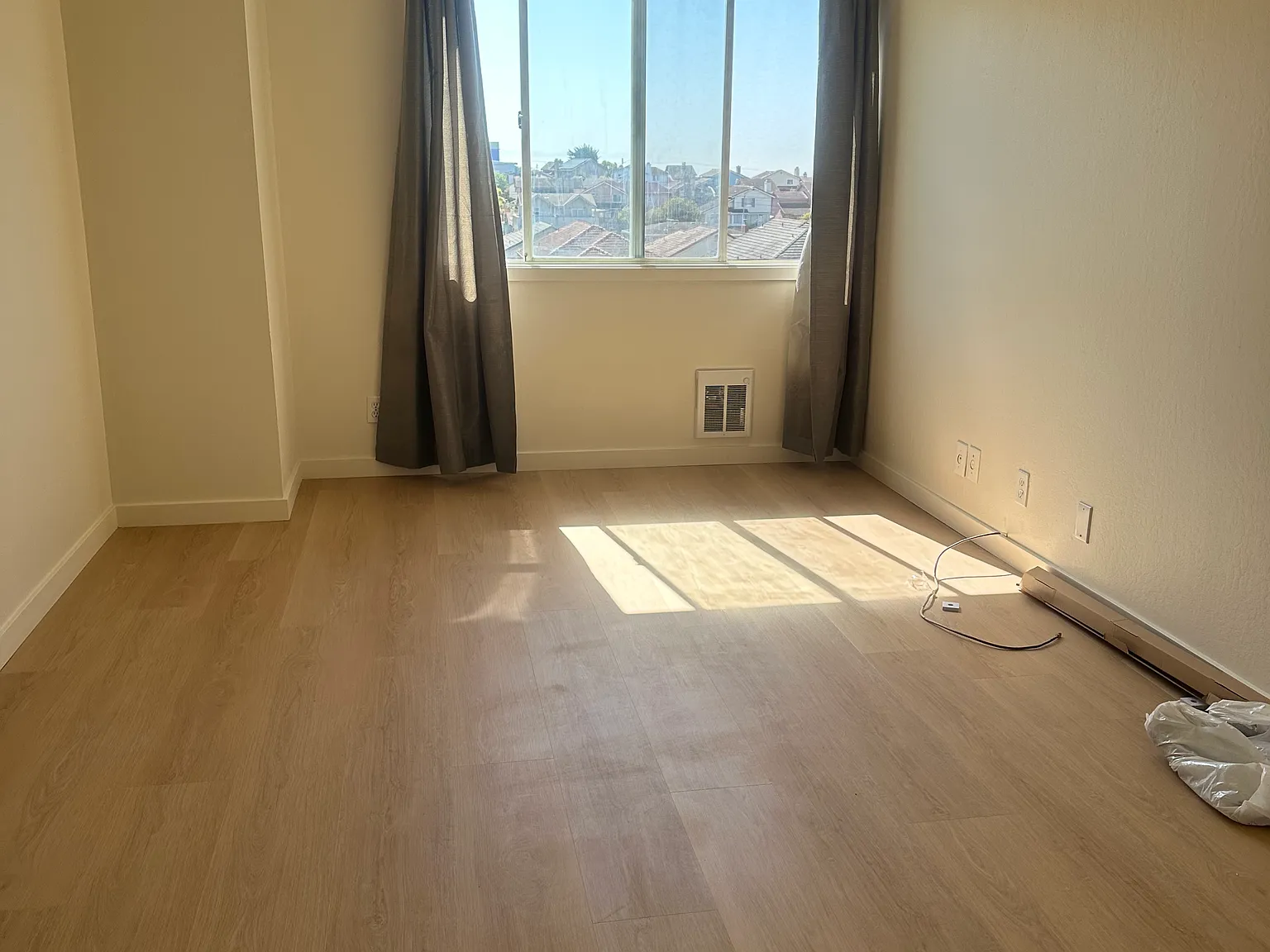 2 bed, 1.5 bath, 800 sqft, $3,400 — Photo 2