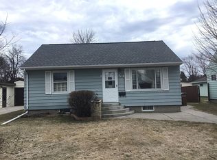 514 13th St NW, East Grand Forks, MN 56721