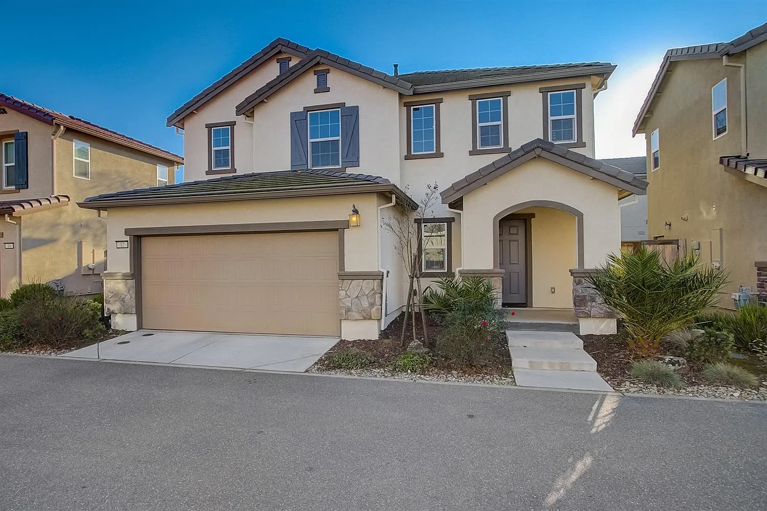 12 Sea Hawk Pl photo 1