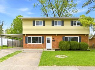 40 Woods Rd, Springboro, OH 45066