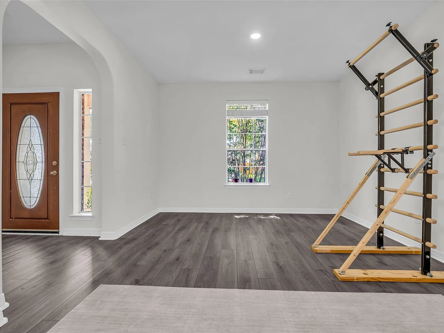 4 bed, 3.5 bath, 3075 sqft, $2,750 — Photo 3