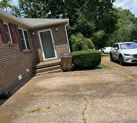 2nd image of 443 Cedarmont Dr