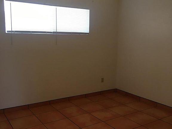 5th image of 1007 Montana Ave APT B