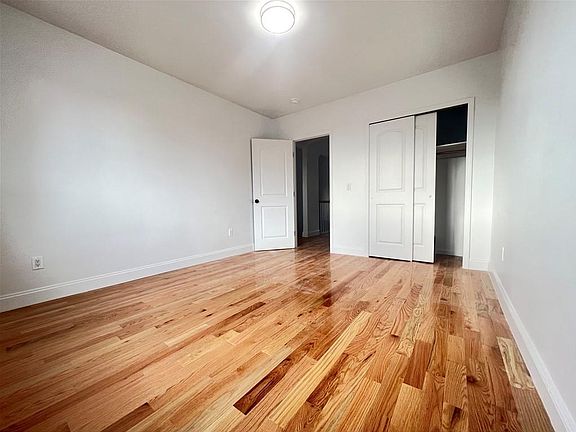3rd image of 20 Hodges Pl #1