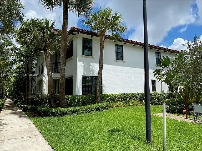 11362 SW 15th St — Photo 3
