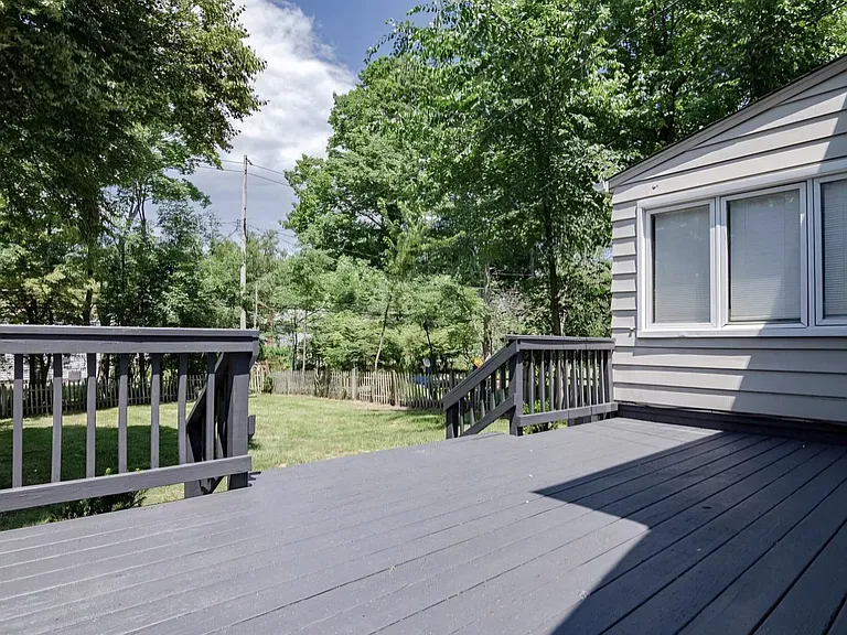 4513 Greenwold Rd — Photo 2