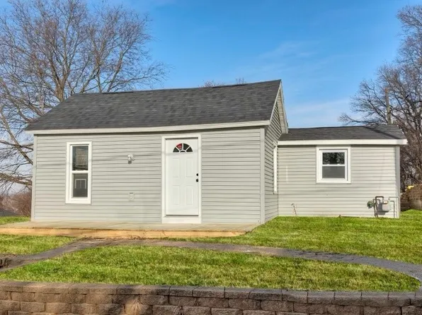 14 E Broadway St, Colfax, IA 50054