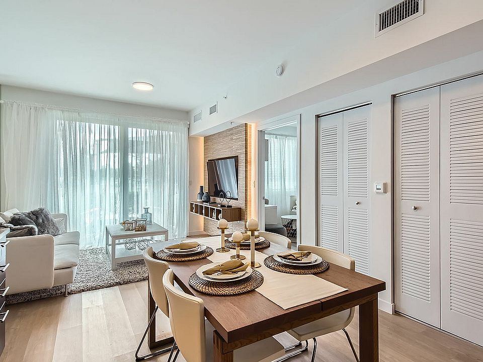 15350 SW 136th St - Web Quality - 007 - 09 Model Dining Room