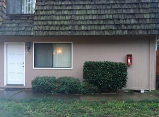 903 Royal Ct APT 3, Medford, OR 97504