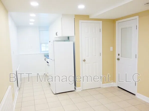 8413 Flower Ave APT 6, Takoma Park, MD 20912