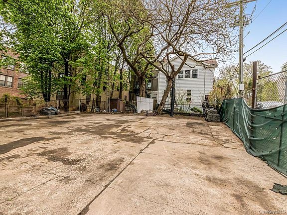 4th image of 20 Saint Josephs Avenue