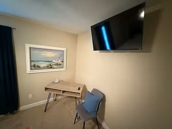 4th image of 400 Yancey St