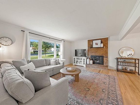 4th image of 4308 W 54th Ter