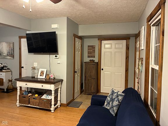 3rd image of 308 Bishop Ave