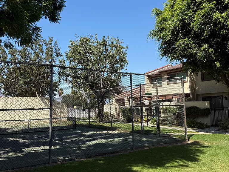 1929 Delta Ave — Photo 13