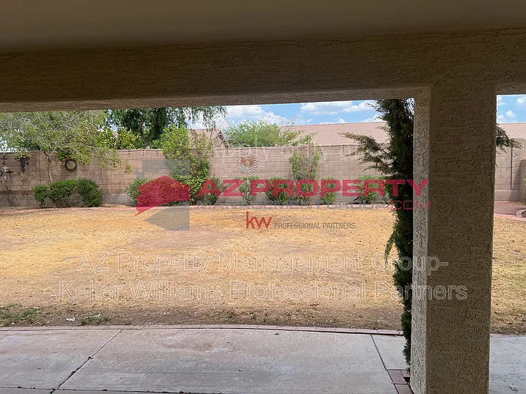 2447 S 80th Ln — Photo 14