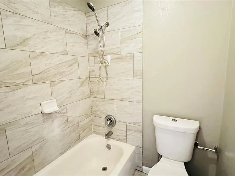 4016 Woodfern Dr #B-8 — Photo 15