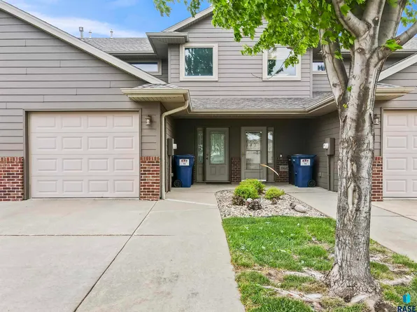8612 W Lavern Wipf St, Sioux Falls, SD 57106