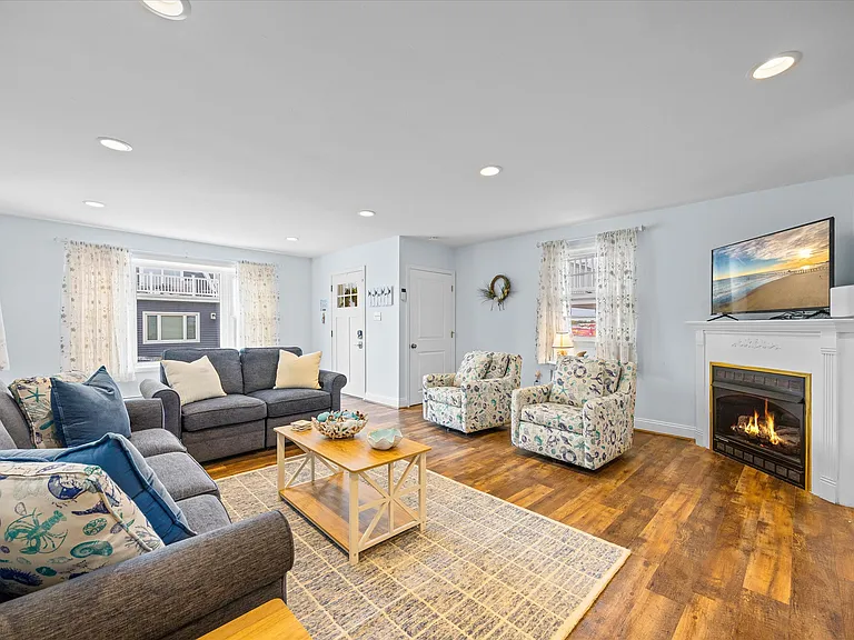 207 N Harvard Ave — Photo 13