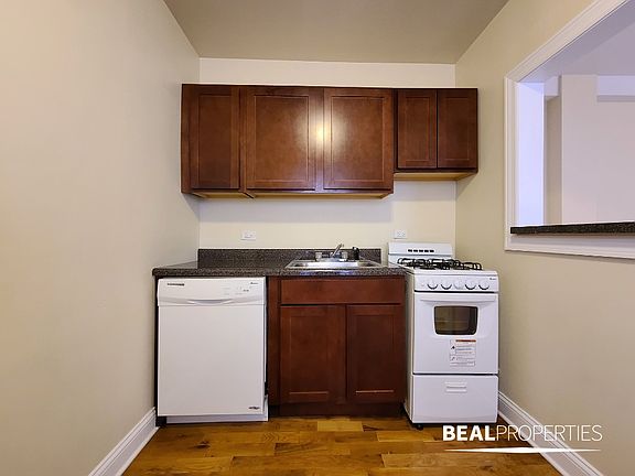 5th image of 1347 N Dearborn St #1347504