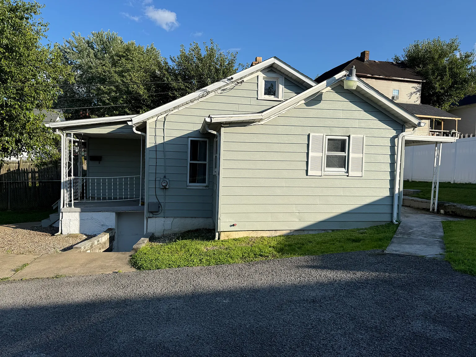 2 bed, 694 sqft, $1,100 — Photo 3