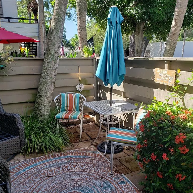 2 bed, 2.0 bath, 1408 sqft, $2,500 — Photo 2