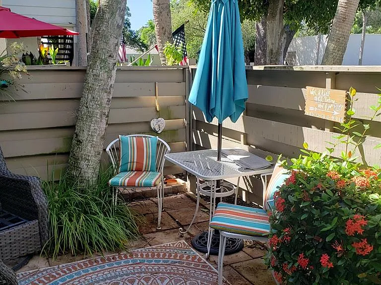 108 Pinehurst Dr — Photo 2