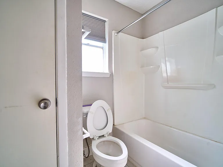 923 Kenforest Dr — Photo 18