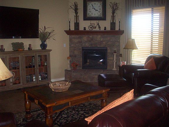 3rd image of 3050 Canyon Del Vista Dr