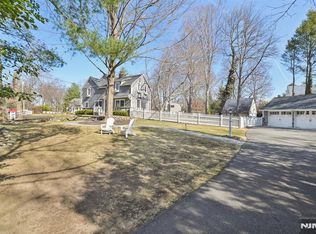 511 N Monroe St, Ridgewood, NJ 07450