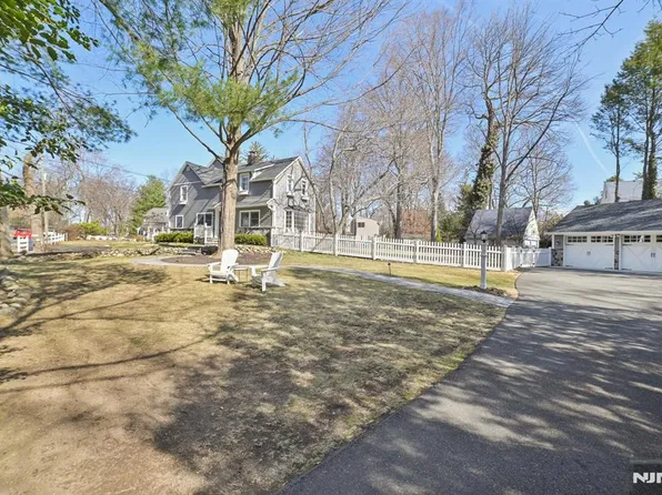 511 N Monroe St, Ridgewood, NJ 07450