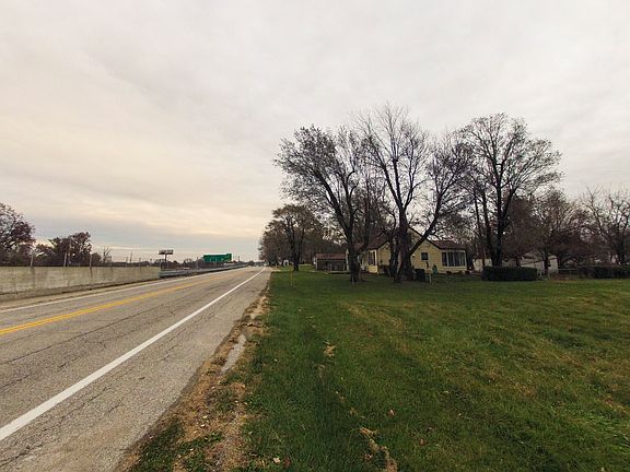 2nd image of 7831 Veterans Memorial Parkway