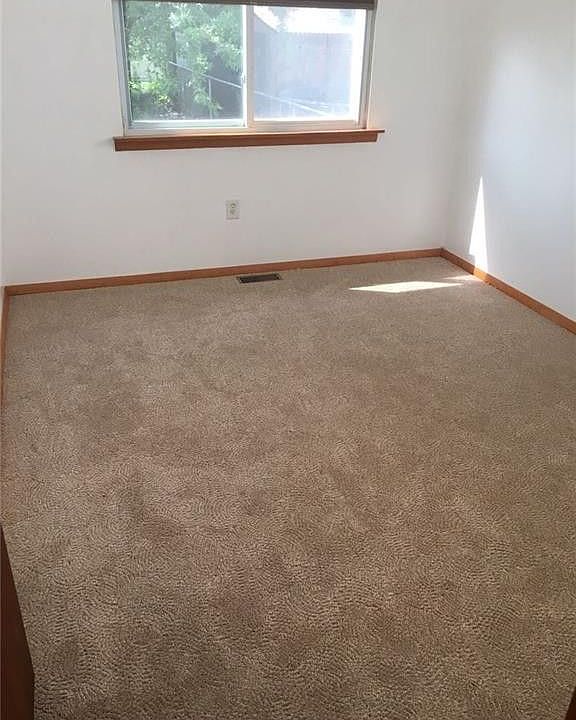 2nd image of 1307 Walnut St