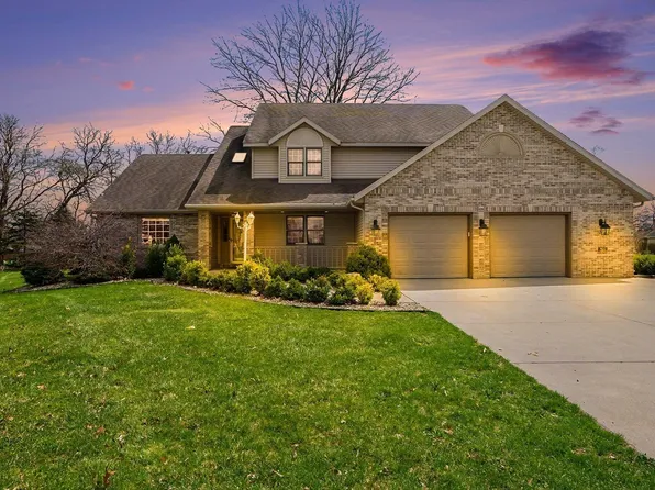 57120 Bluff Crest Dr, Elkhart, IN 46516