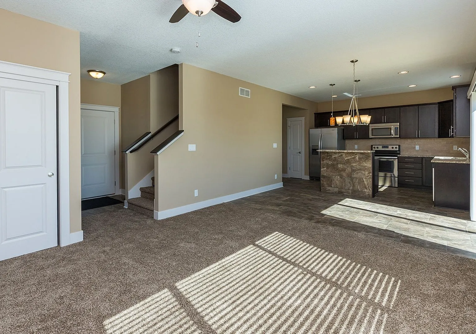 Gorgeous 4 Bed Home! — Photo 2