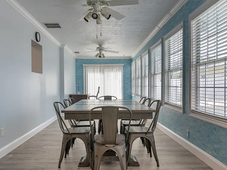 2130 Pinehurst St — Photo 17