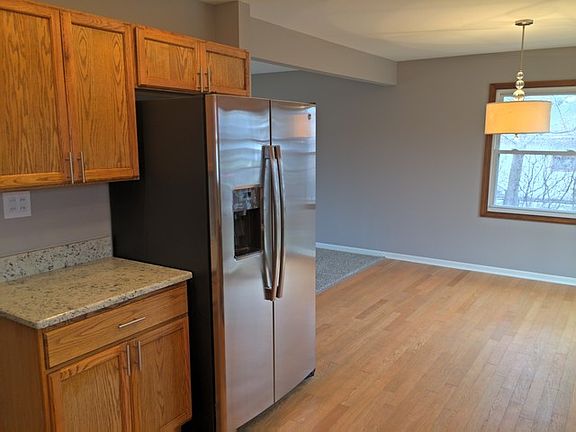 5th image of 909 Helen Ave