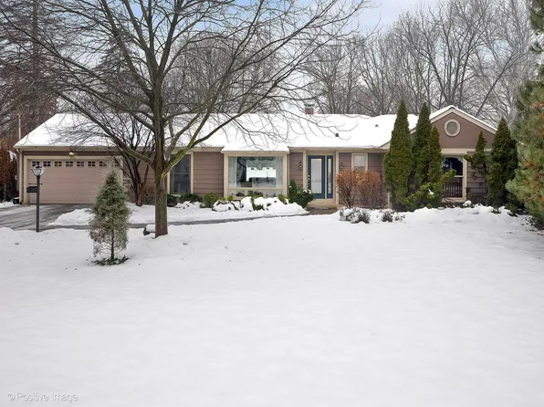 6386 Blackhawk Trl, Indian Head Park, IL 60525