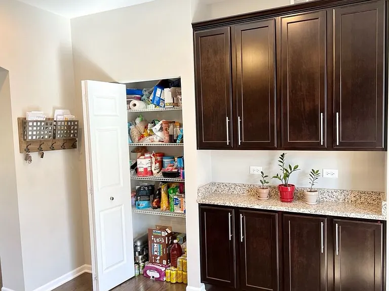 340 Sype Dr — Photo 7