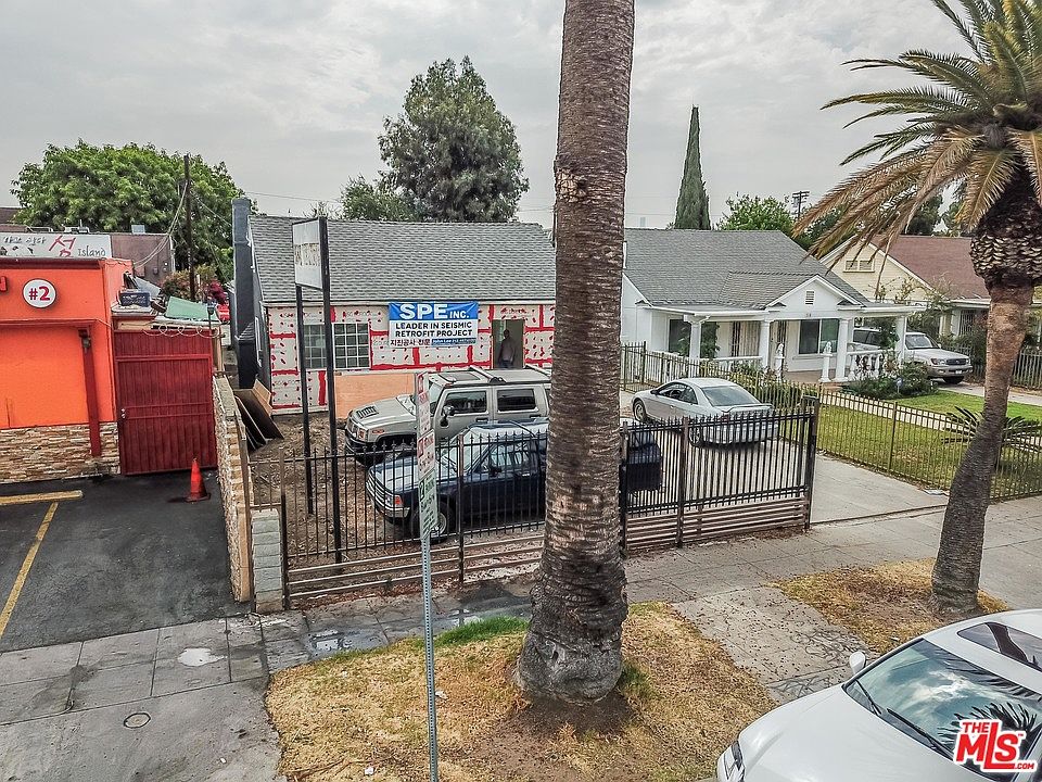 1st image of 222 N Harvard Blvd