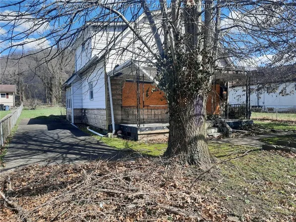11734 Maccorkle Ave SE, Charleston, WV 25315