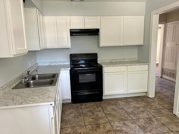 4th image of 1409 Calle Nogal St #A