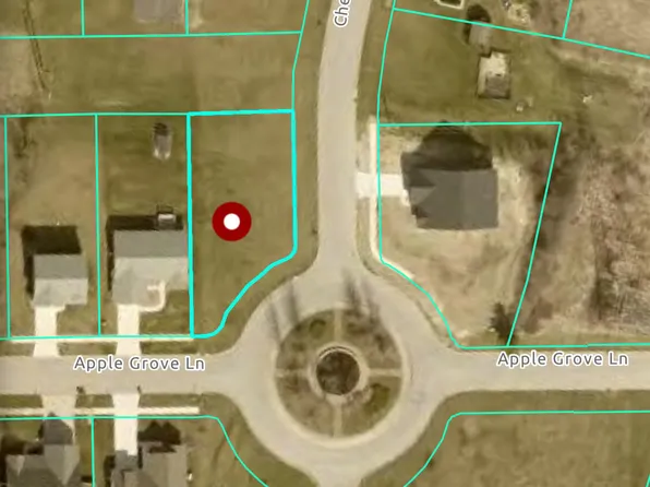 283 Apple Grove Ln, Valparaiso, IN 46385