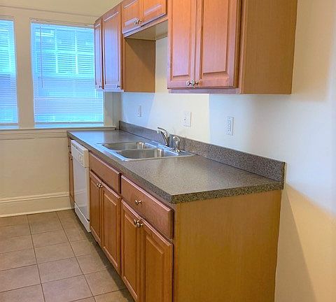4th image of 12471 Cedar Rd #204