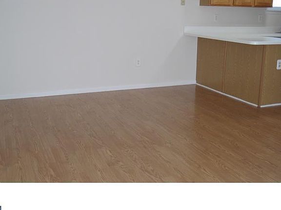 4th image of 169 Goldfinch Dr