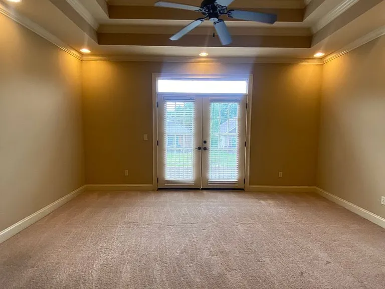 1055 Runningvine Ln — Photo 9