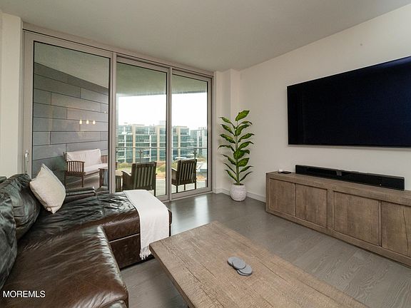 2nd image of 15 Morris Avenue #505